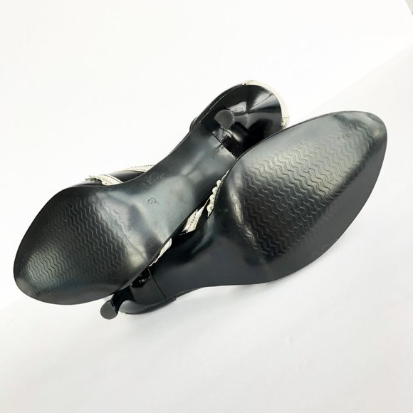 D'Orsay-Inspired Ankle Strap Pump - Picture 8 of 8